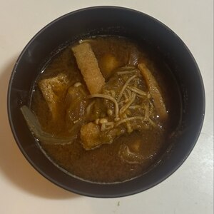 油揚げ、ねぎ、とろろ昆布の味噌汁